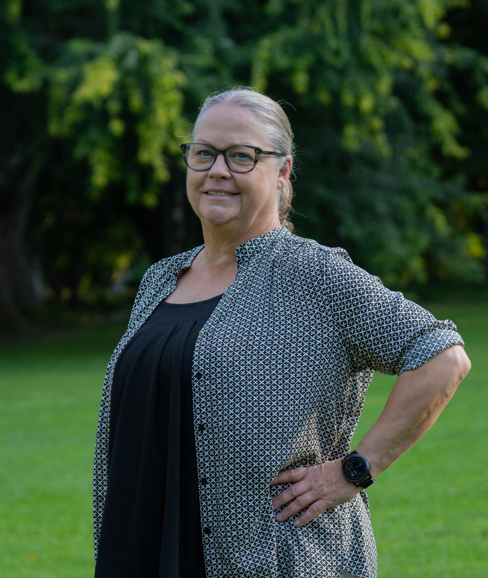 Björkö Assistans löneadministratör och kundansvarig, Inga-Lill Blomberg.